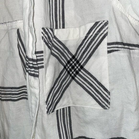 Size 4 White and Grey Long Sleeve plaid shirt from H&M - Picture 4 of 4